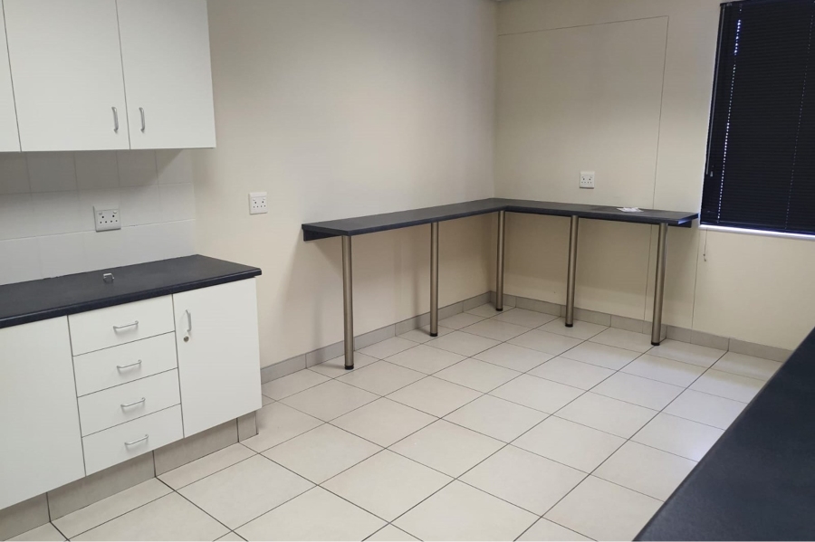 To Let commercial Property for Rent in Newton Park Eastern Cape